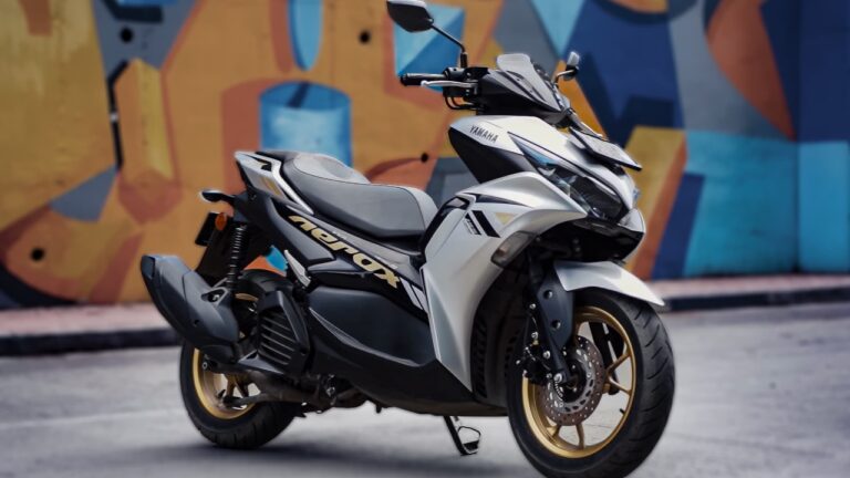 स्पोर्टी लुक में तहलका मचाने के लिए आ चुका है Yamaha Aerox 155 Version S देखे क्या-क्या है एडवांस्ड फीचर्स