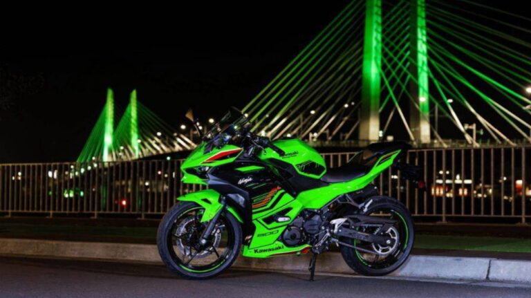 स्पोर्टी लुक में पेश हो चुका है Kawasaki Ninja 500 , पावरफुल इंजन के साथ मिलेगा 28 Kmpl का तगड़ा माइलेज